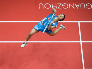 Apparu aux Jeux olympiques d&#039;été de 1992, le badminton est un jeu de raquette à rythme rapide qui doit son nom à la Badminton House du duc de Beaufort