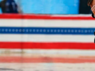 Танцы на роликах — это увлекательный вид спорта, который сочетает в себе грацию танца, точность фигурного катания и острые ощущения от скольжения на колесах, создавая потрясающие представления на катке